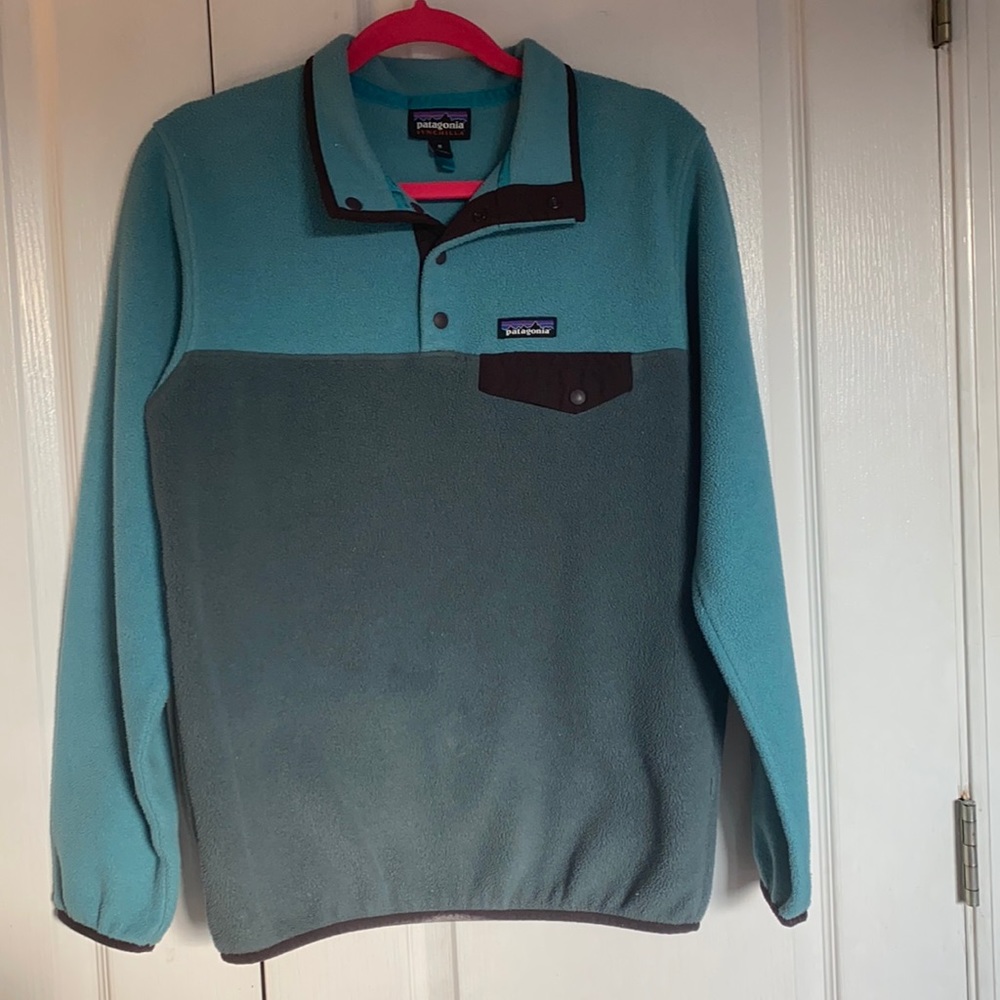 Patagonia women’s sweatshirt